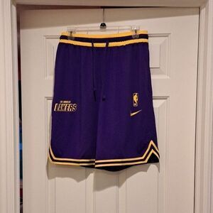 Los Angeles Lakers Nike Basketball Shorts Team Issue DN4714-504 Size Medium